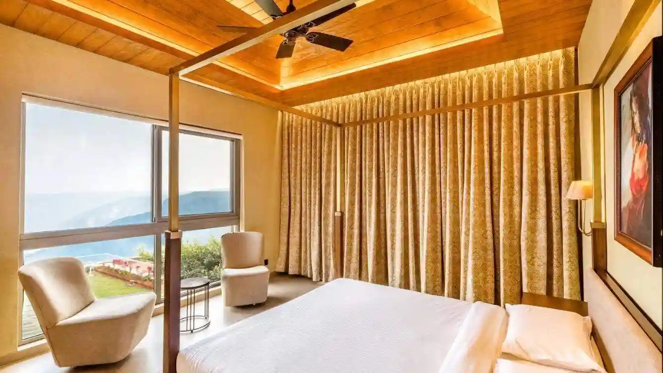 Dining area with valley views in Advait bungalow