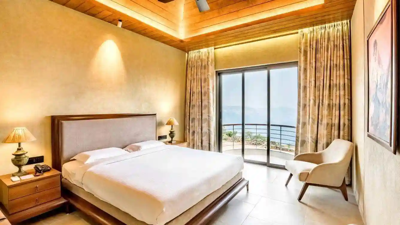 Second bedroom with twin beds in Advait bungalow