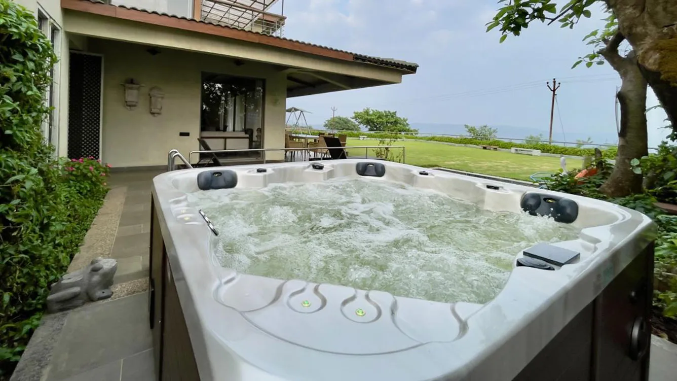 Advait Bungalow Sundance Spa (Jacuzzi)