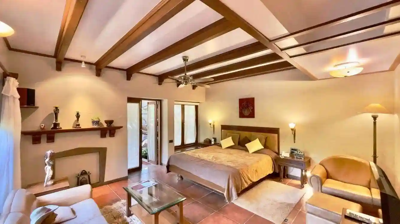 Room Image5